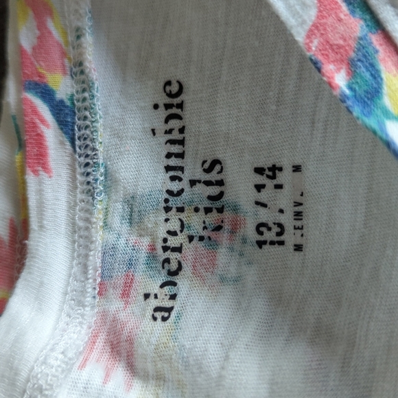 Abercrombie T shirt size 13/14 girls - Picture 2 of 4
